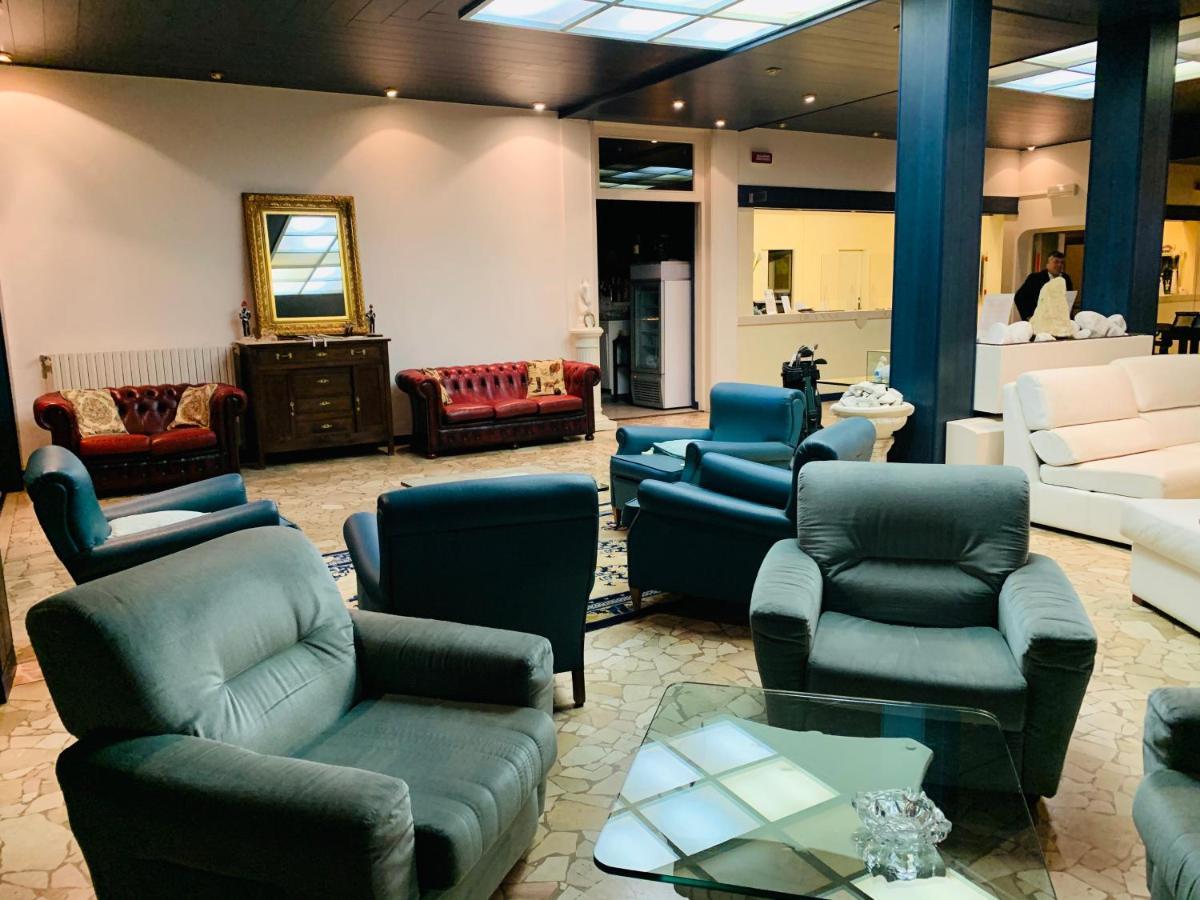 G&D Hotel Deanna Pool&Brunch 米兰马瑞提那 外观 照片