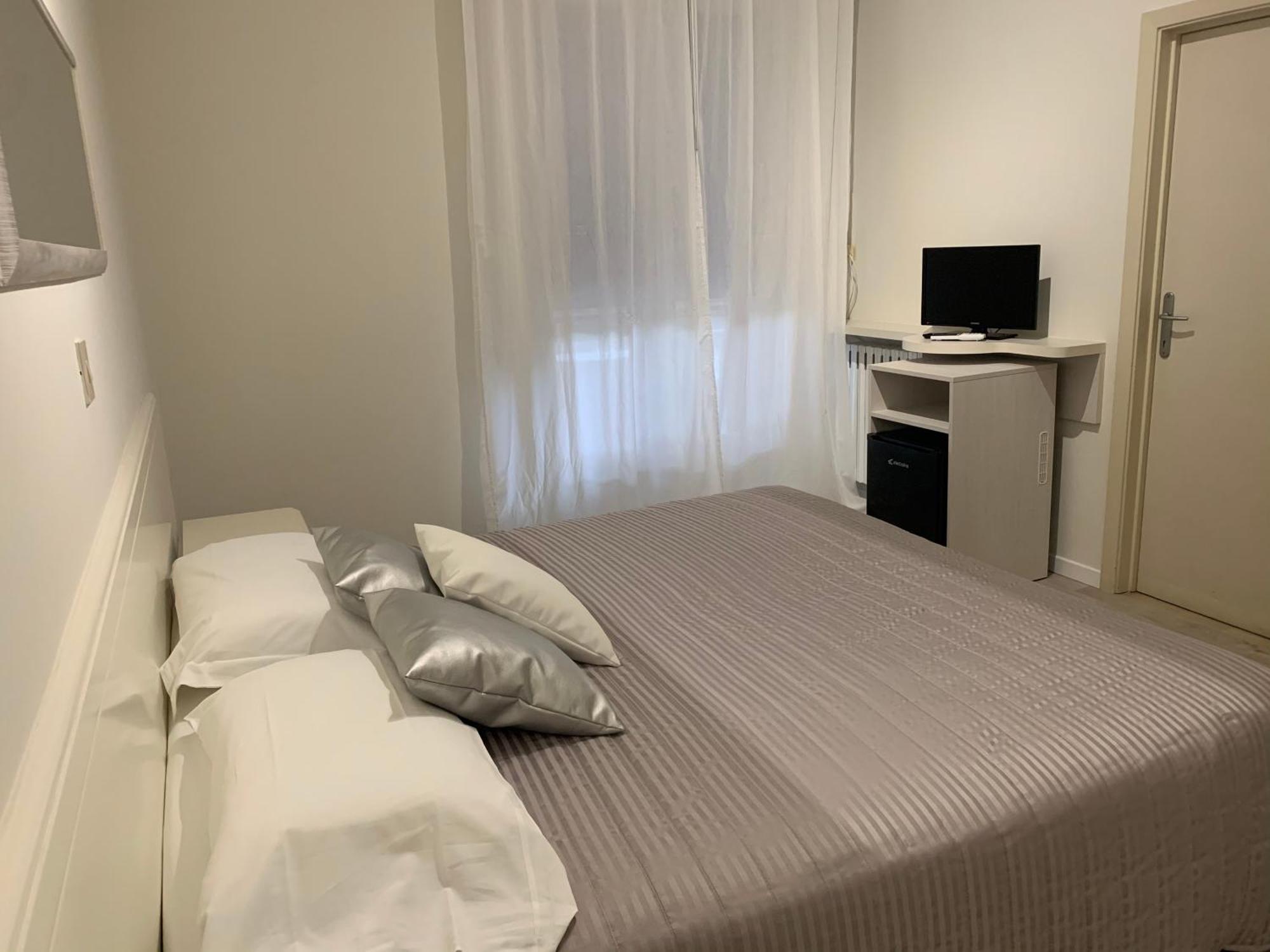 G&D Hotel Deanna Pool&Brunch 米兰马瑞提那 客房 照片