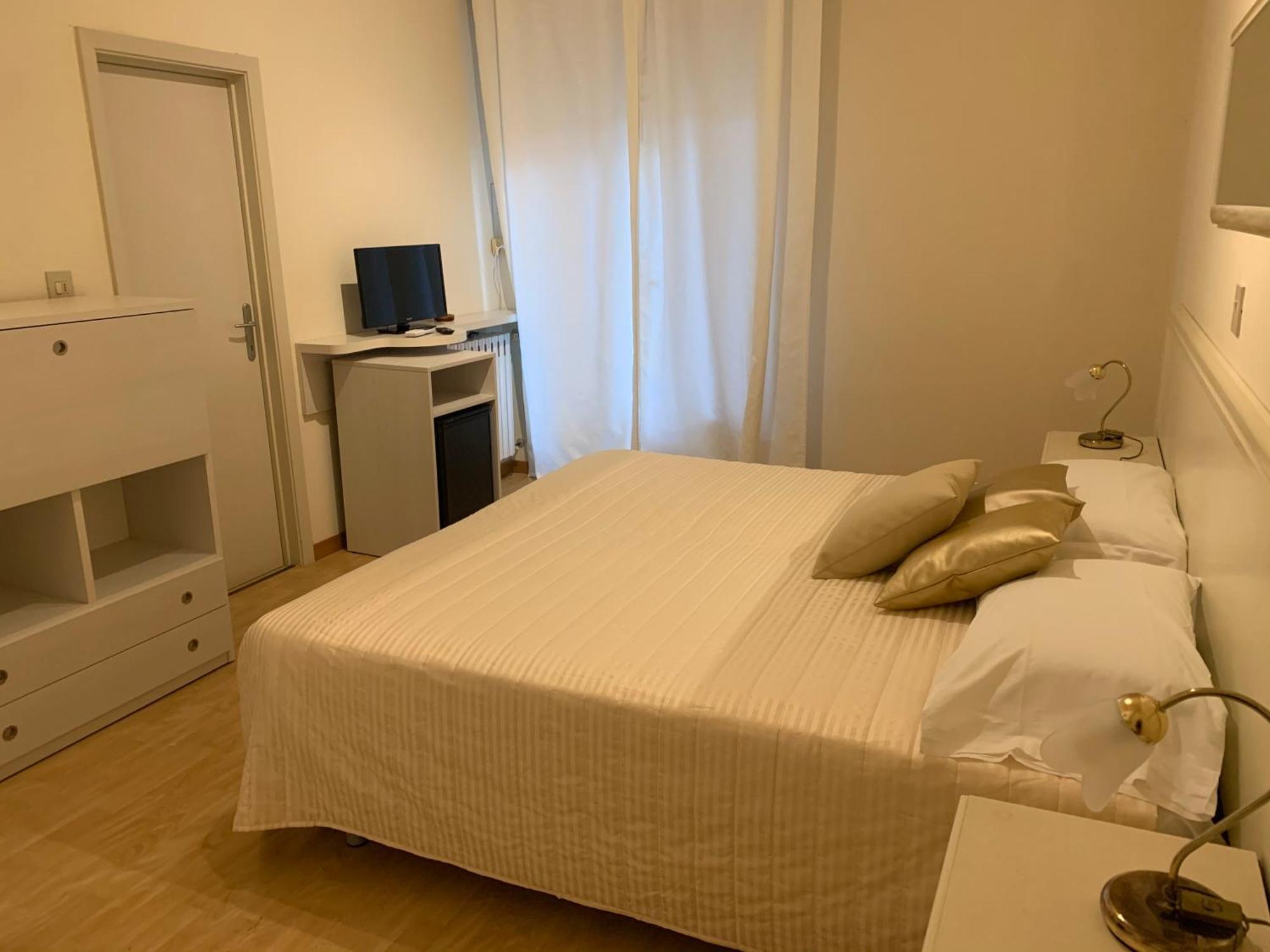 G&D Hotel Deanna Pool&Brunch 米兰马瑞提那 客房 照片