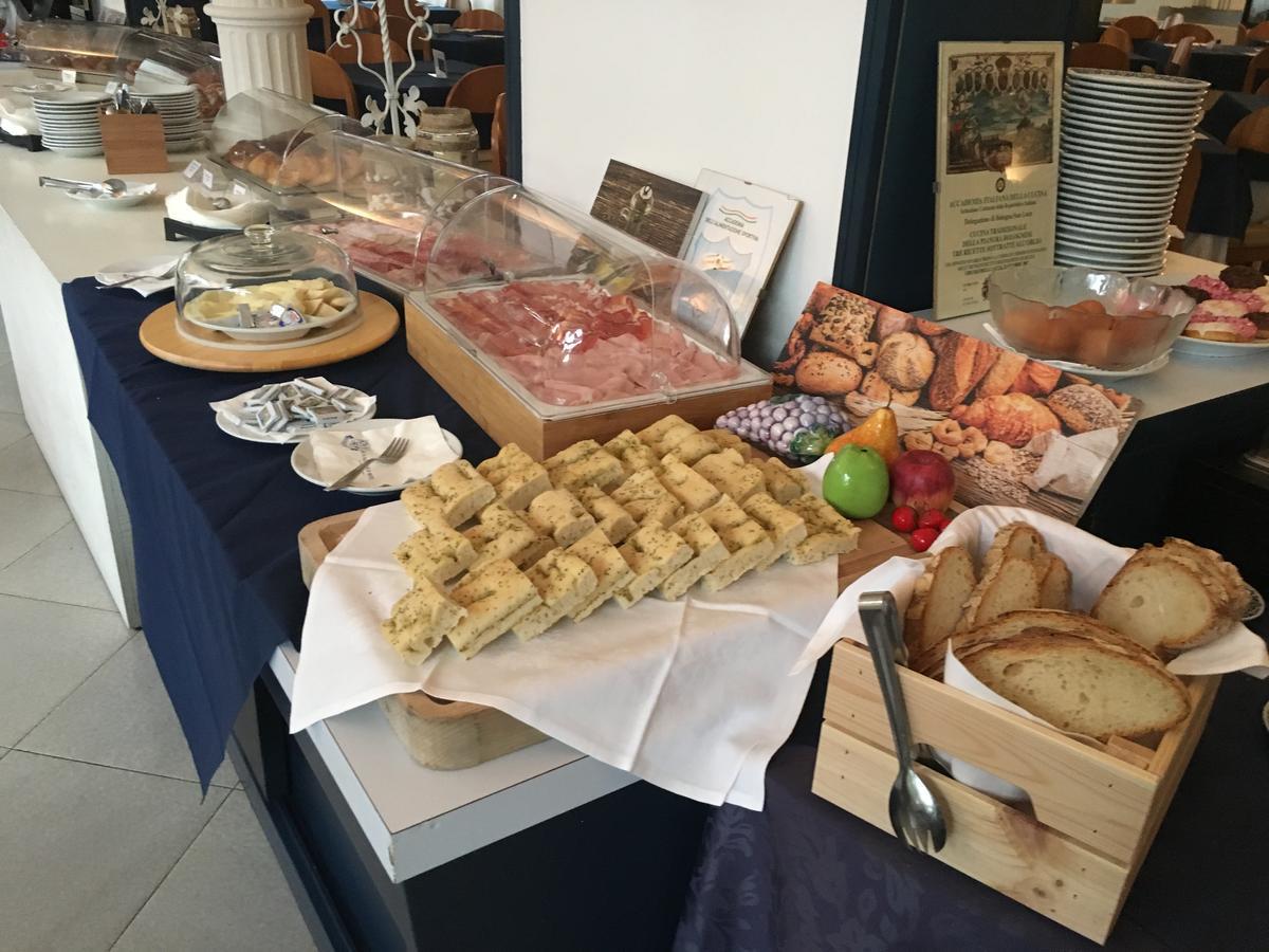 G&D Hotel Deanna Pool&Brunch 米兰马瑞提那 外观 照片