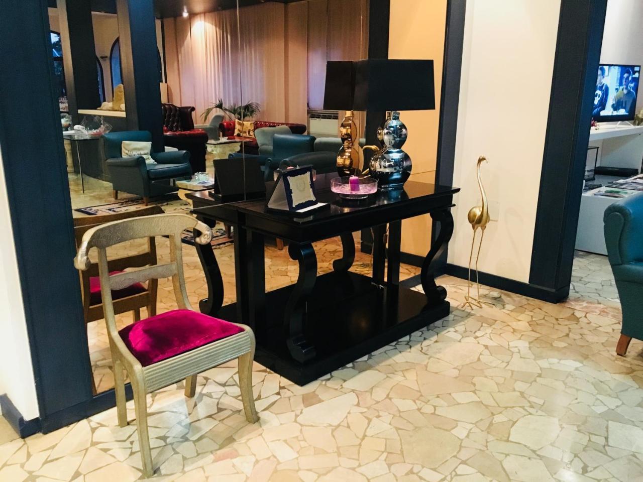 G&D Hotel Deanna Pool&Brunch 米兰马瑞提那 外观 照片