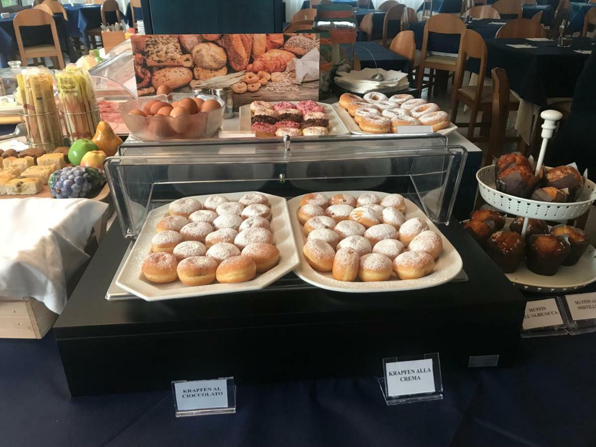 G&D Hotel Deanna Pool&Brunch 米兰马瑞提那 外观 照片