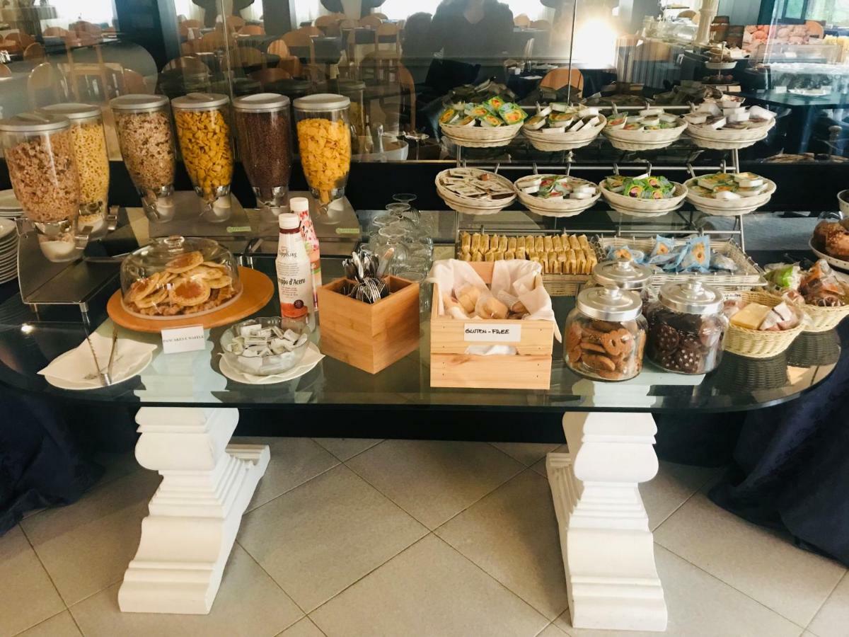 G&D Hotel Deanna Pool&Brunch 米兰马瑞提那 外观 照片